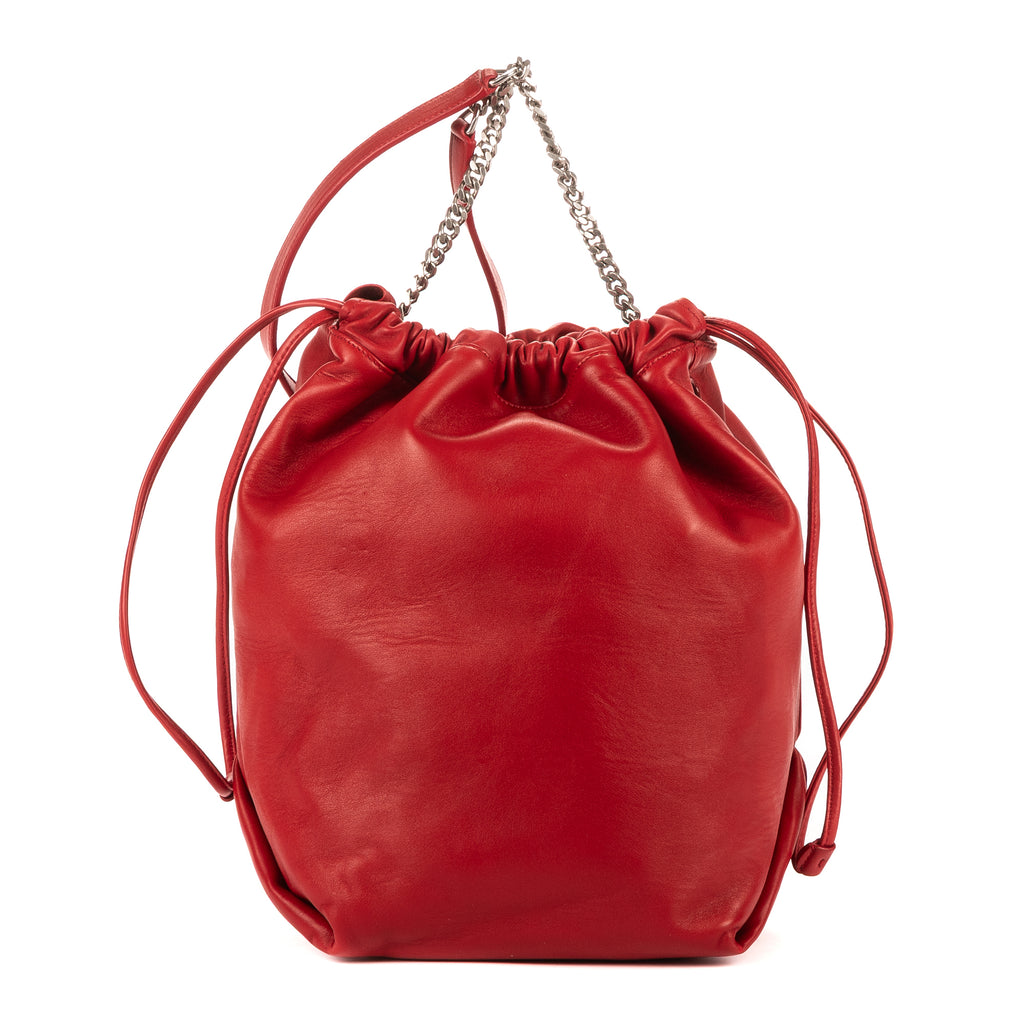 Bandolera Teddy tipo cubo de cuero liso rojo