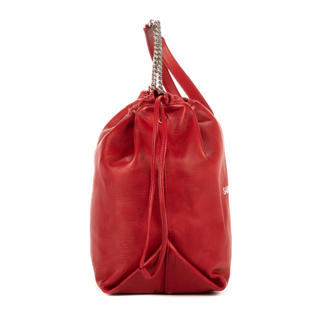Bandolera Teddy tipo cubo de cuero liso rojo