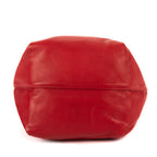 Bandolera Teddy tipo cubo de cuero liso rojo