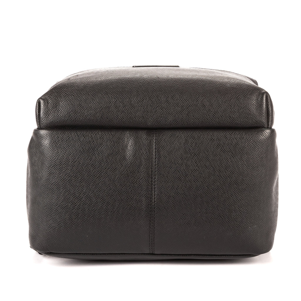 Mochila Discovery de piel Taiga negra