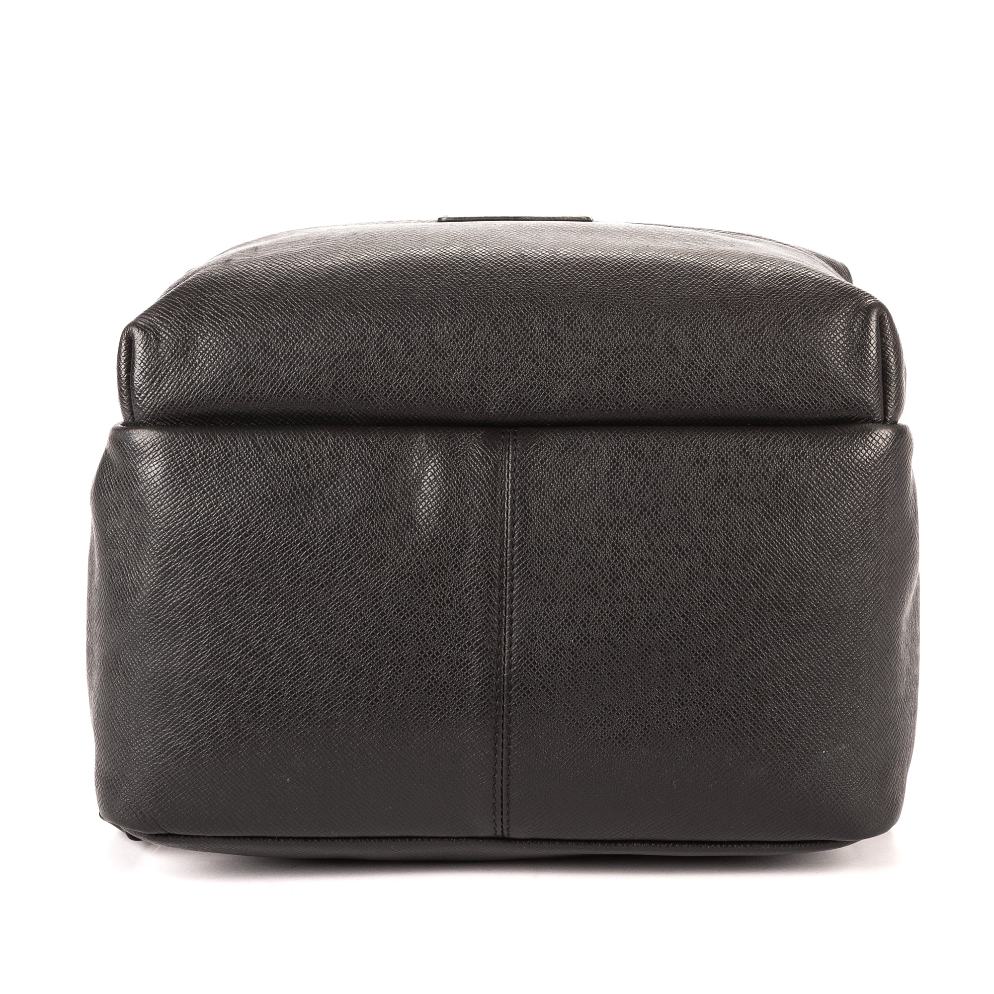 Mochila Discovery de piel Taiga negra