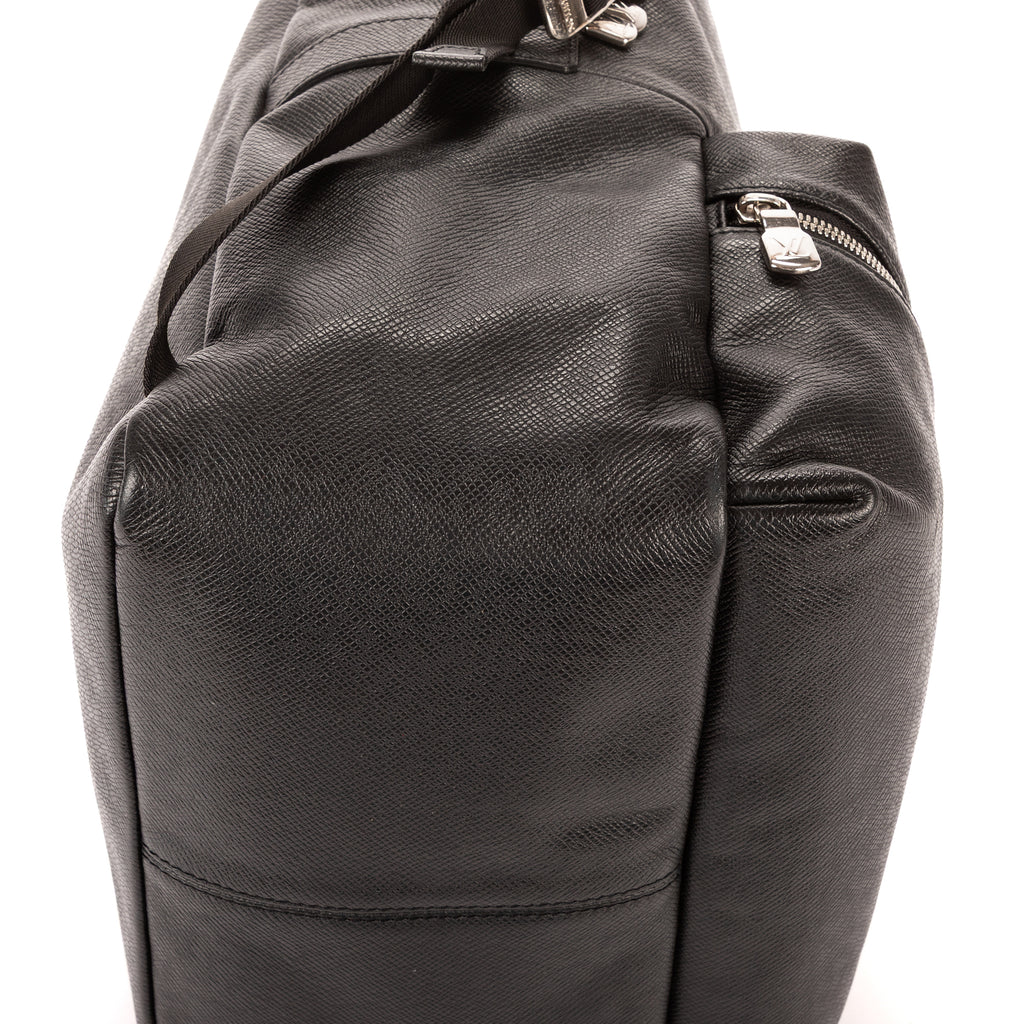 Mochila Discovery de piel Taiga negra