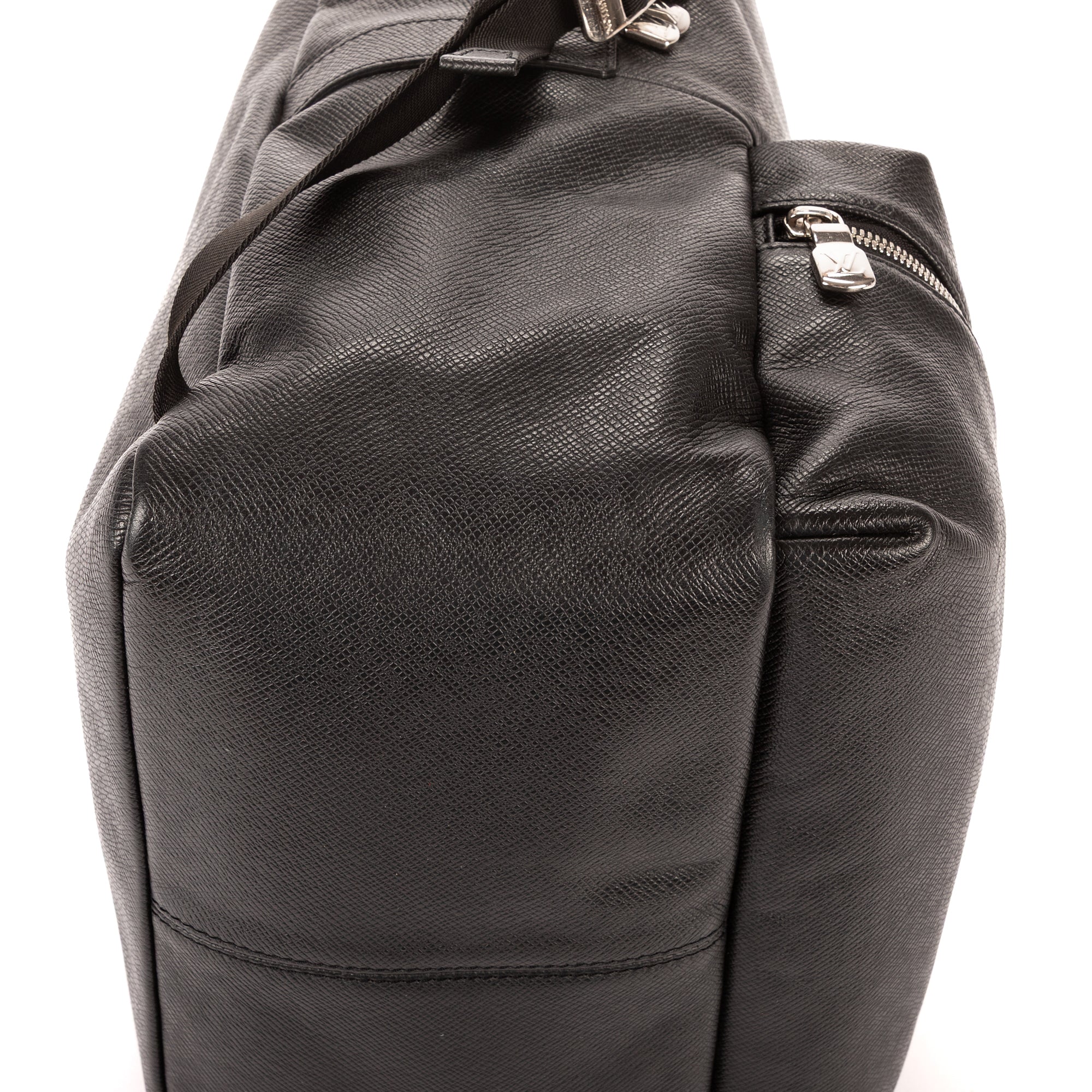 Mochila Discovery de piel Taiga negra