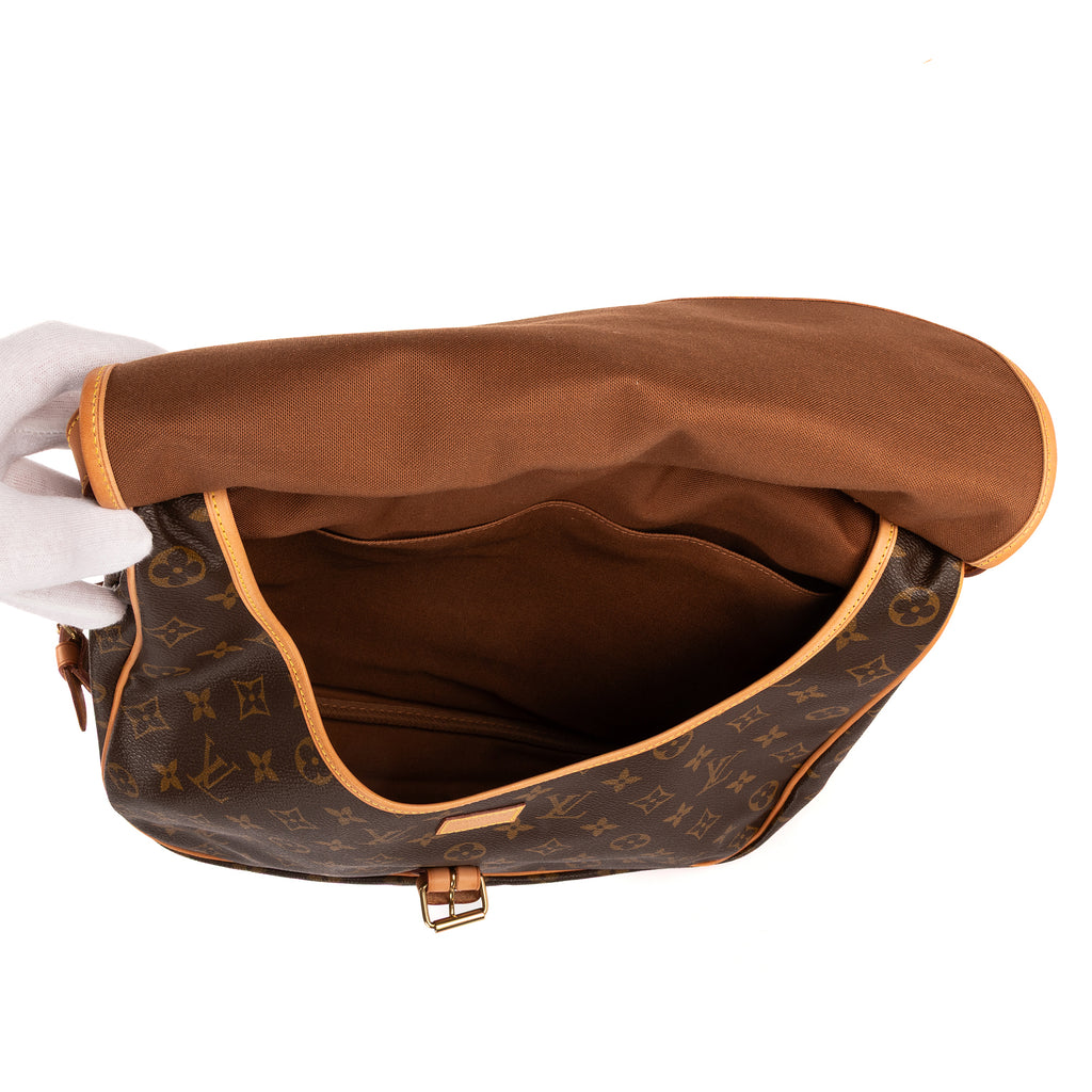 Crossbody Saumur GM Brown Monogram Canvas