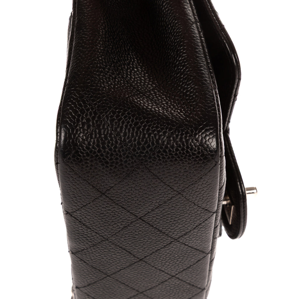 Bolso de Hombro Clásico Mini Solapa Piel Granulada Negra Caviar