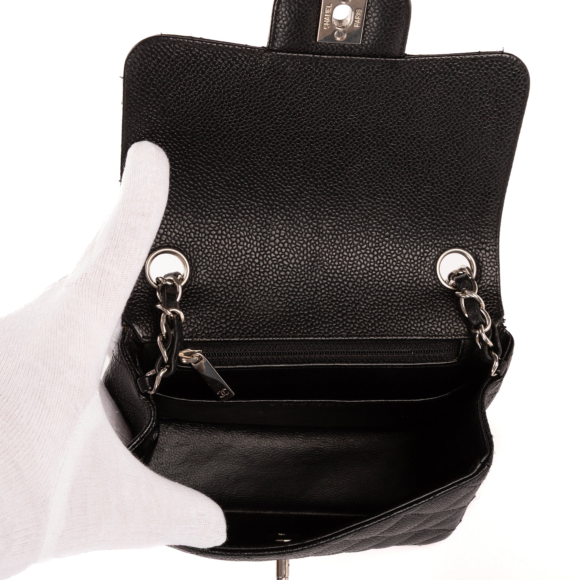Bolso de Hombro Clásico Mini Solapa Piel Granulada Negra Caviar