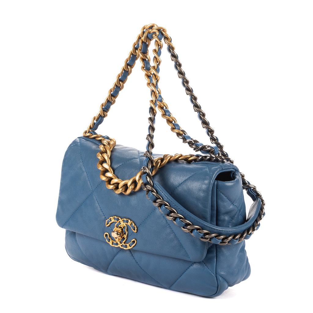 Shoulder Bag Classic 19 Flap Blue Lambskin Quilted Leather