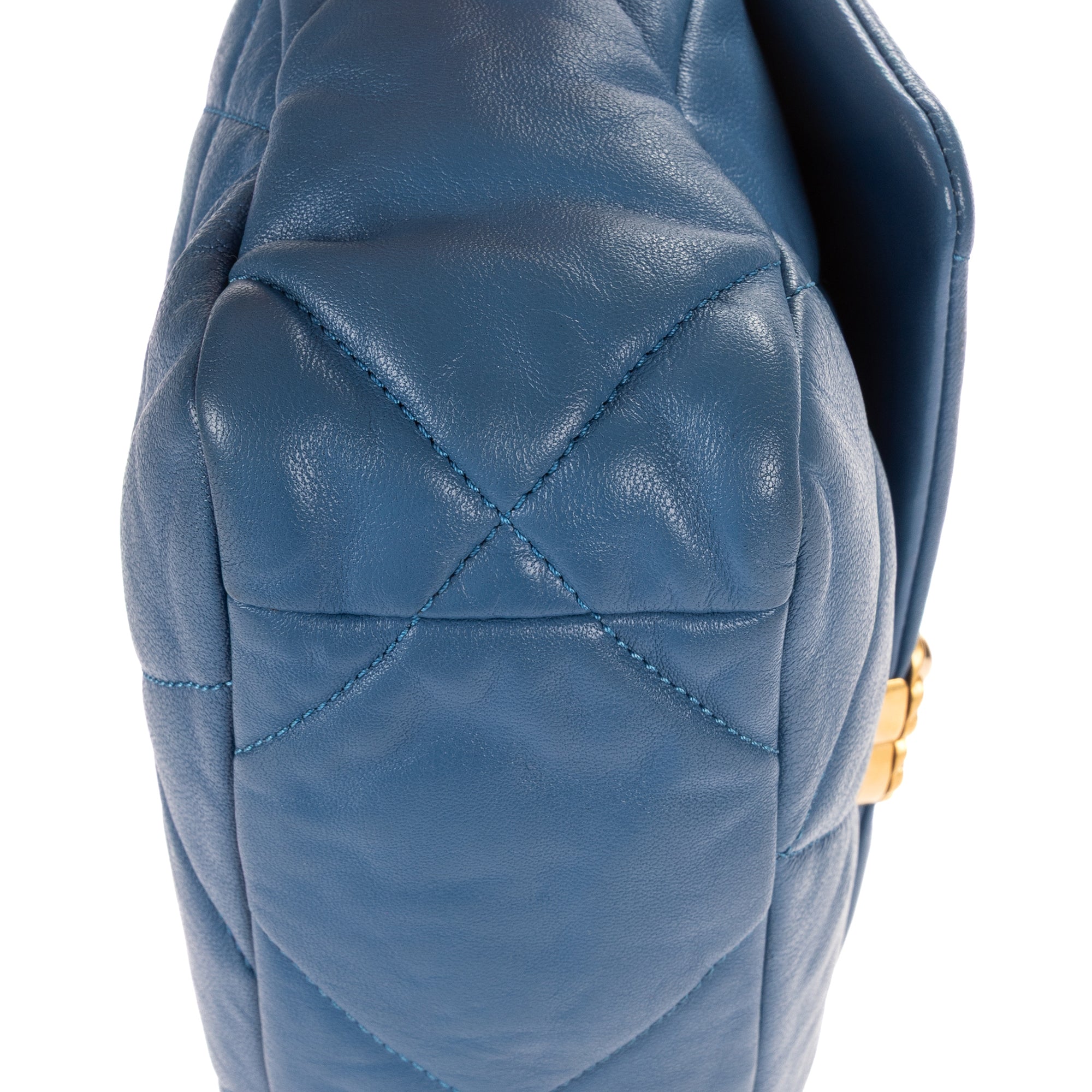 Shoulder Bag Classic 19 Flap Blue Lambskin Quilted Leather
