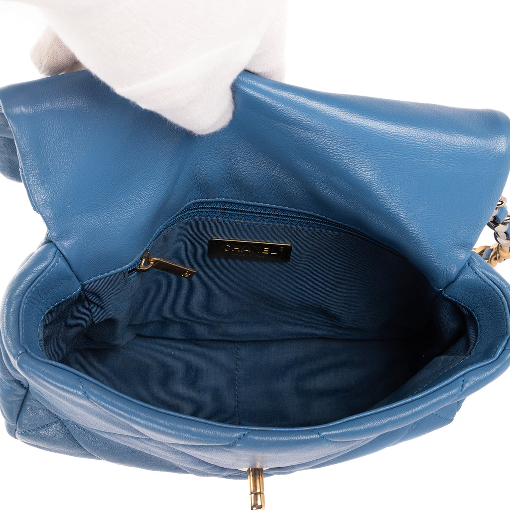 Shoulder Bag Classic 19 Flap Blue Lambskin Quilted Leather
