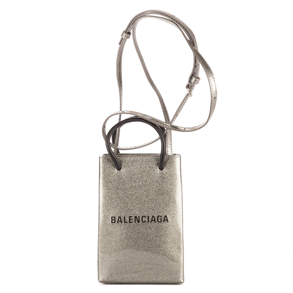 Sac shopping bandoulière format vertical porte-téléphone gris en cuir verni pailleté