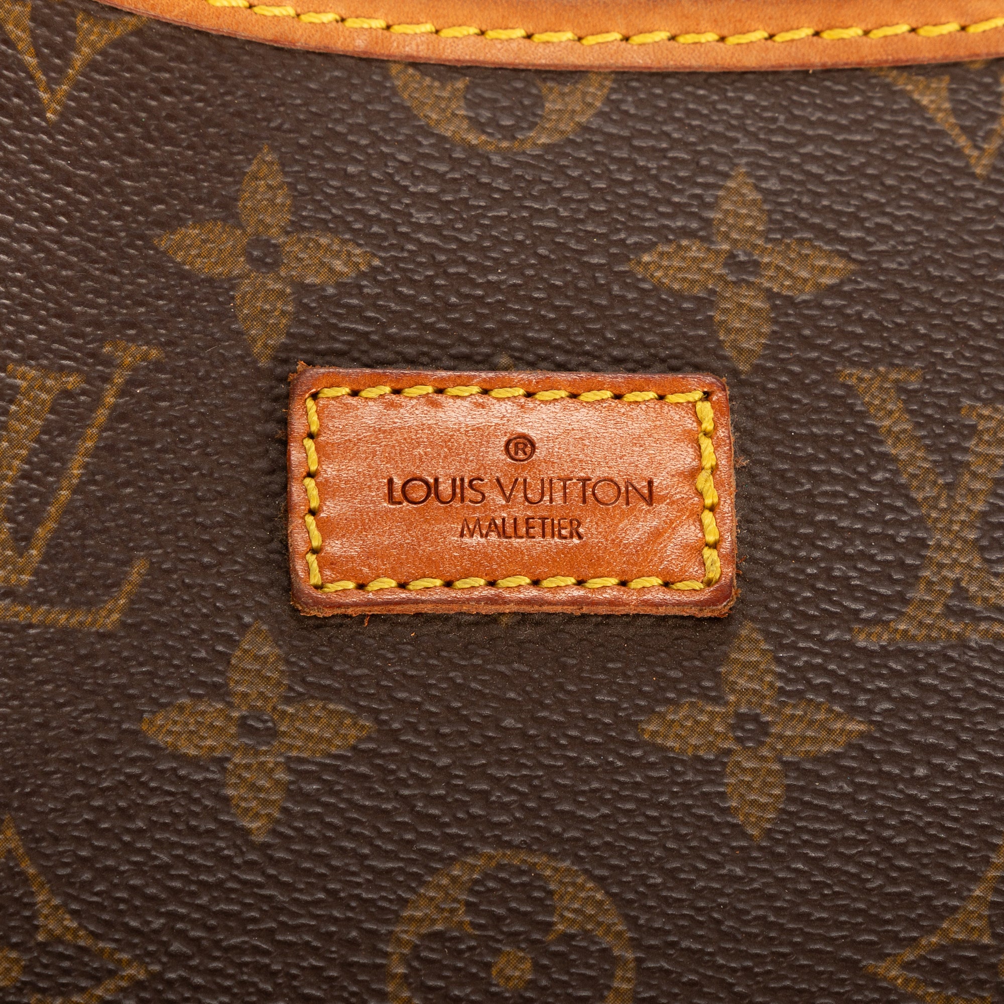 Bolso de hombro Saumur GM Lona Monogram Marrón