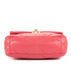 Bolso de Hombro Clásico 19 con Solapa Pequeño de Piel de Cordero Acolchada Rosa