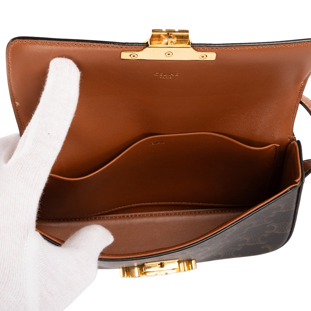 Bolso de Hombro Clásico Claude Triomphe Pequeño Lona Triomphe Marrón