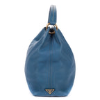 Bolso de hombro grande hobo con asa superior de piel Vitello Daino azul