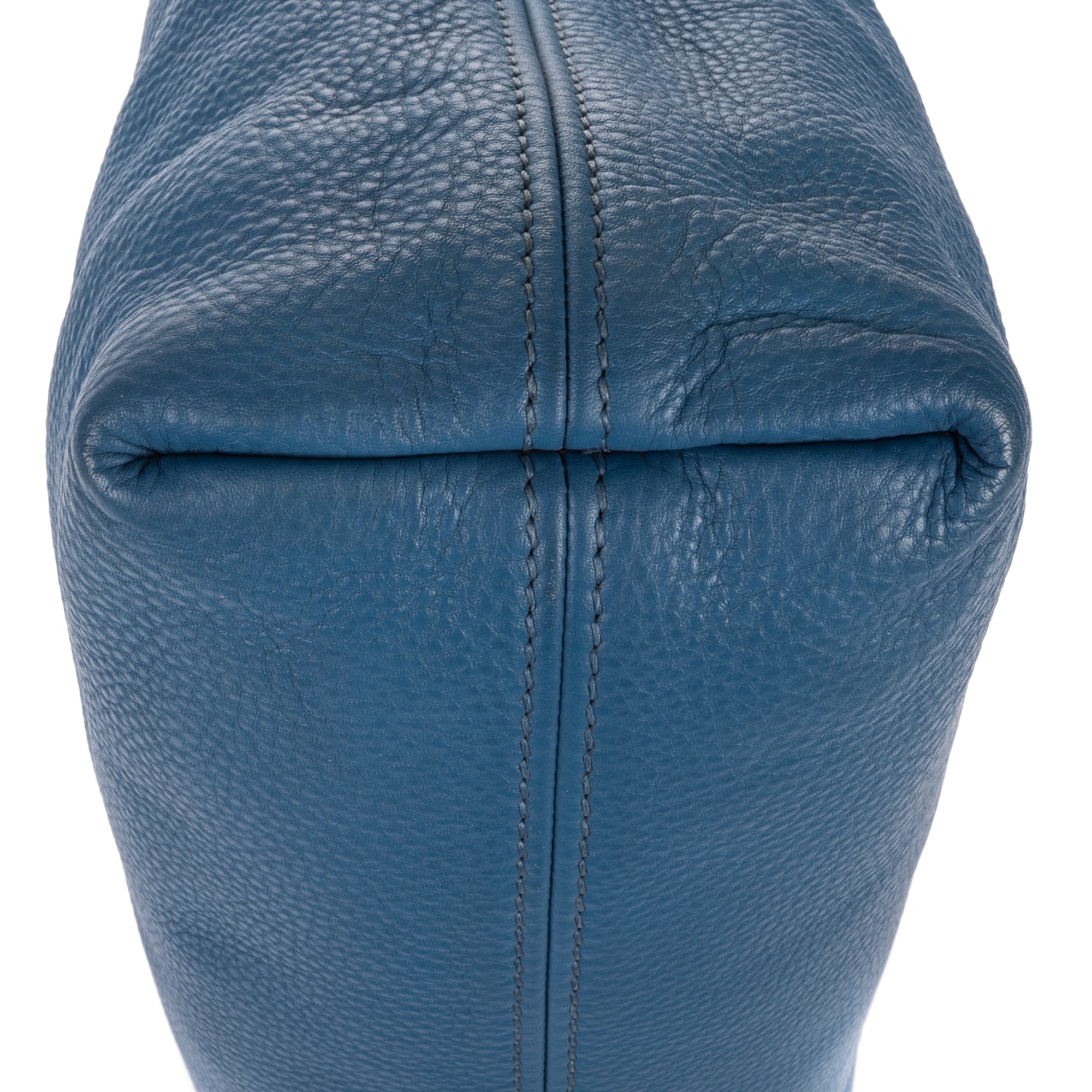 Bolso de hombro grande hobo con asa superior de piel Vitello Daino azul