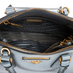 Bolso de Hombro Pequeño Promenade de Piel Saffiano Azul