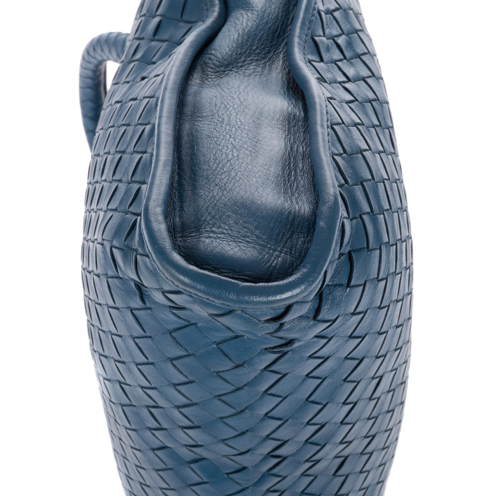 Shoulder Bag Veneto Messenger Blue Intrecciato Nappa Leather