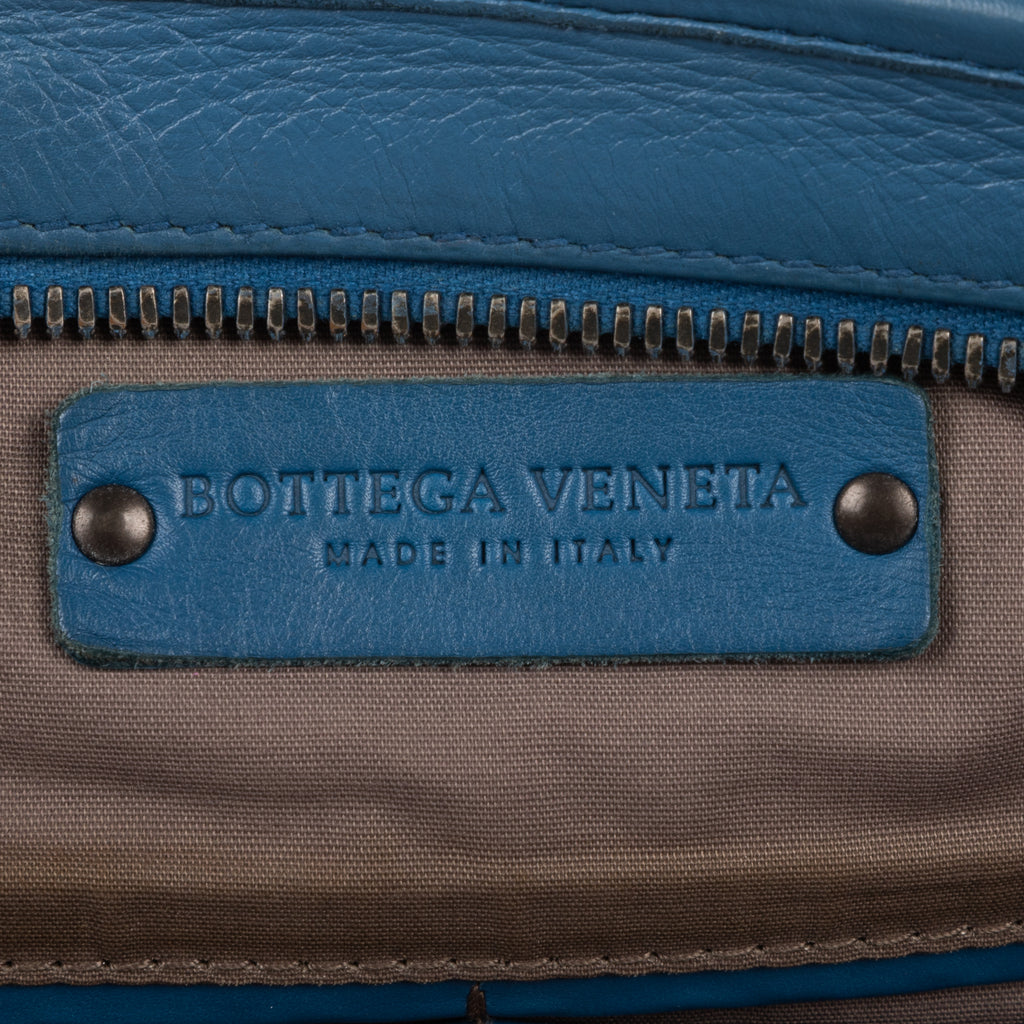 Shoulder Bag Veneto Messenger Blue Intrecciato Nappa Leather