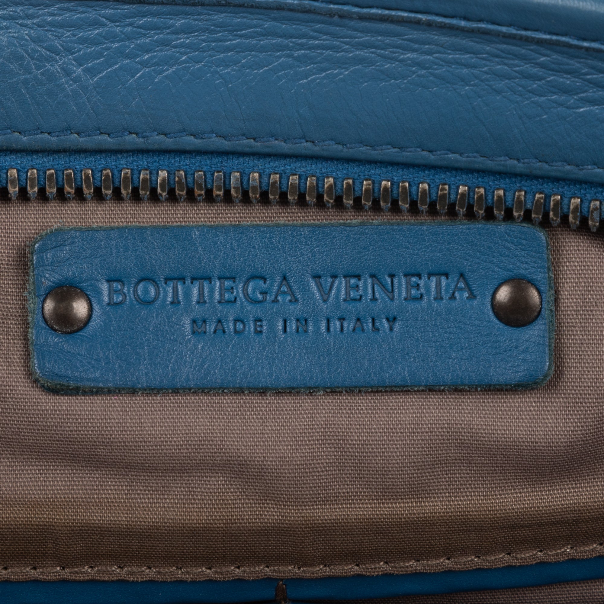 Shoulder Bag Veneto Messenger Blue Intrecciato Nappa Leather