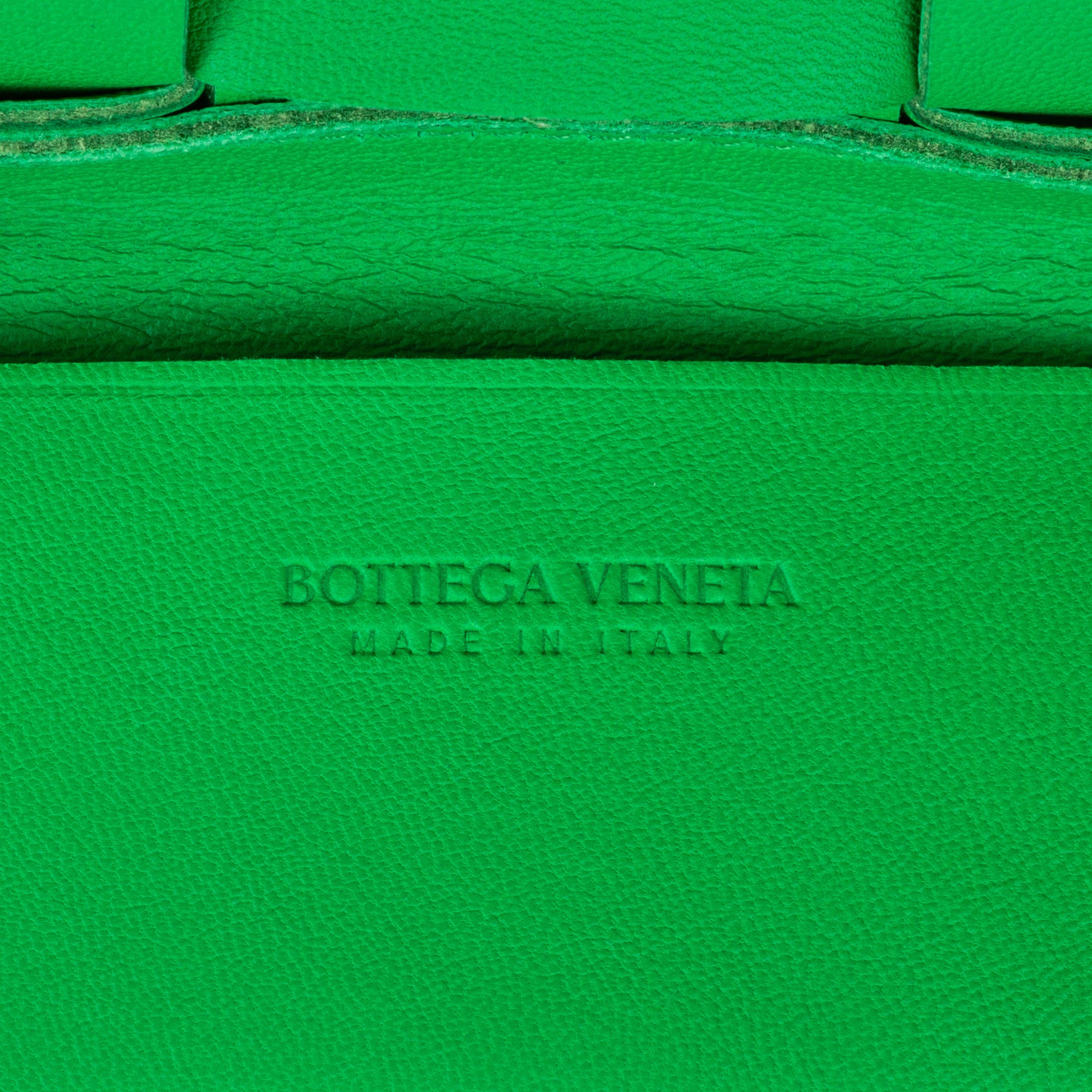 Shoulder Bag Micro Candy Cassette Crossbody Micro Green Intrecciato Leather