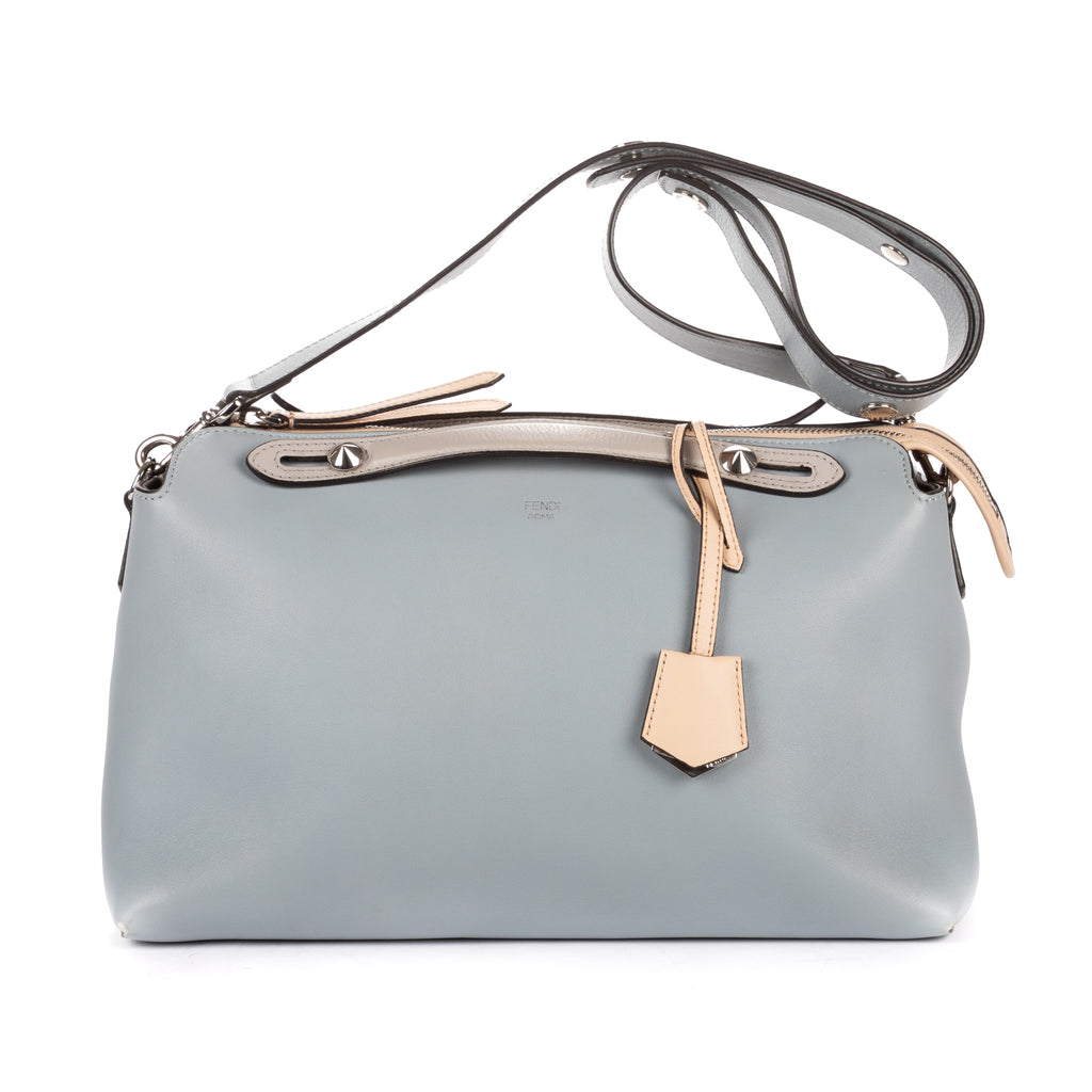 Sac porté épaule By The Way Medium en cuir de veau souple bleu clair