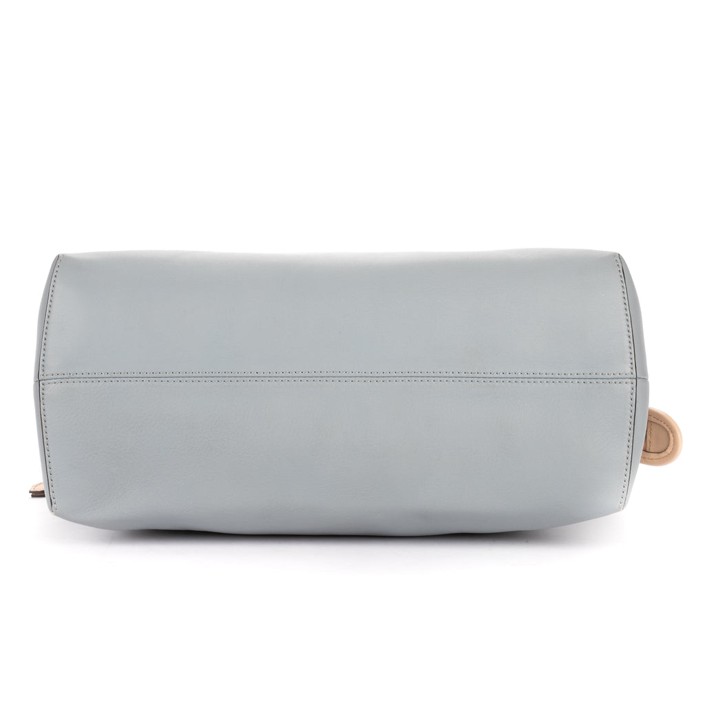 Sac porté épaule By The Way Medium en cuir de veau souple bleu clair