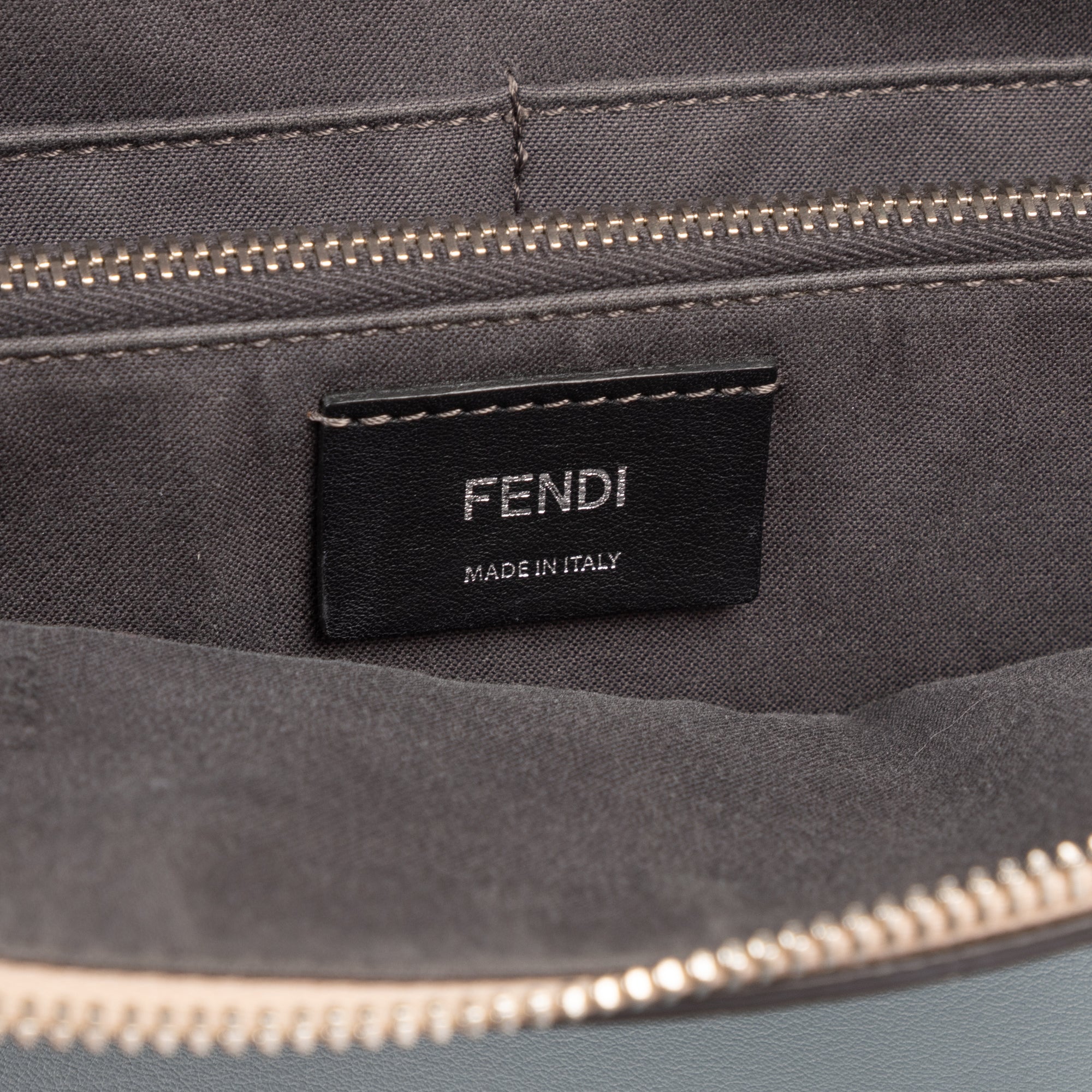 Sac porté épaule By The Way Medium en cuir de veau souple bleu clair