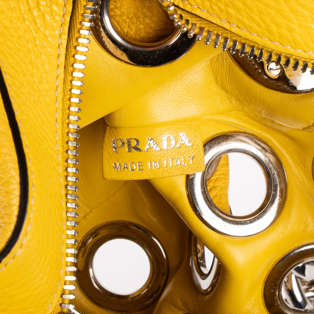 Sac à bandoulière Œillet Sac chaîne Bauletto Cuir Vitello Daino Jaune