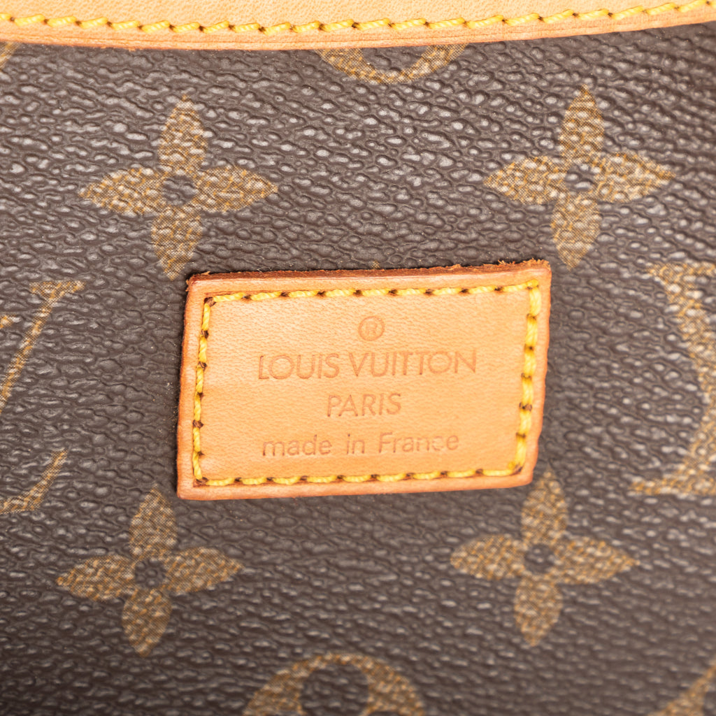 Shoulder Bag Saumur GM Brown Monogram Canvas