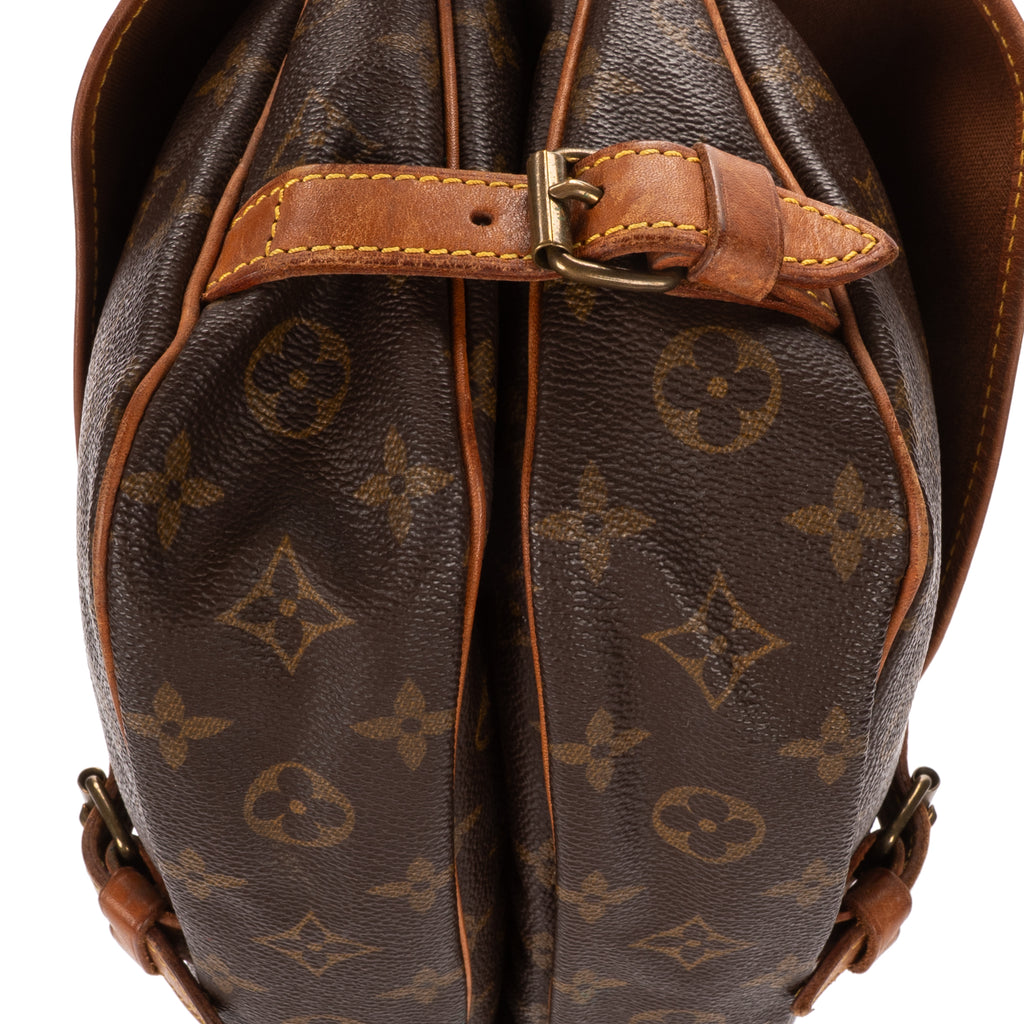 Shoulder Bag Saumur 25 Brown Monogram Canvas