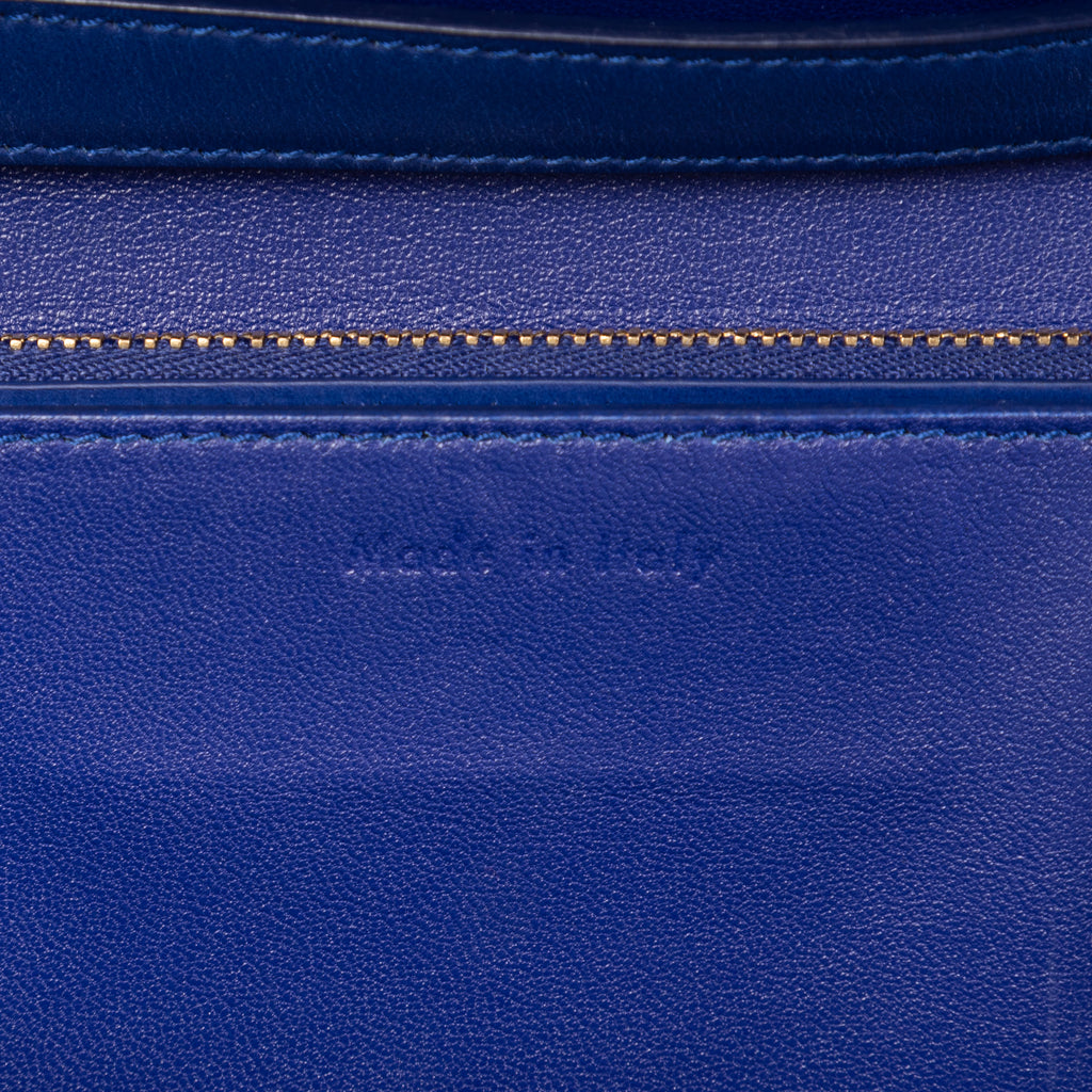 Shoulder Bag Medium Classic Box Medium Navy Smooth Calfskin Leather