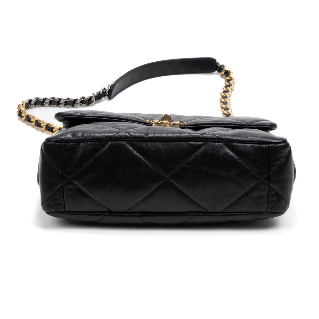 Shoulder Bag Classic 19 Flap Large Black Calfskin Quilted Leather