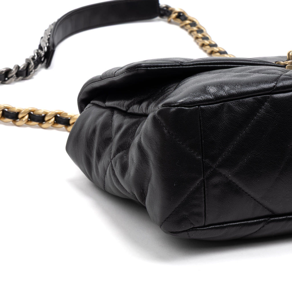 Shoulder Bag Classic 19 Flap Large Black Calfskin Quilted Leather