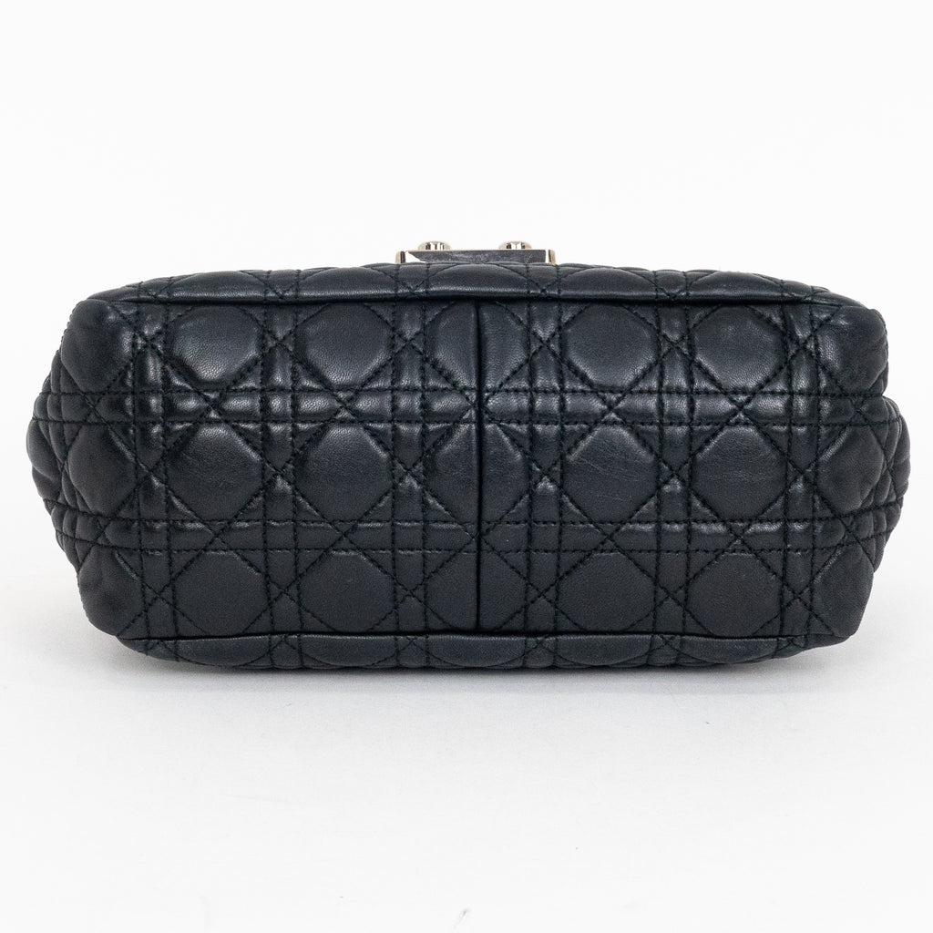 Shoulder Bag New Lock Black Cannage Leather