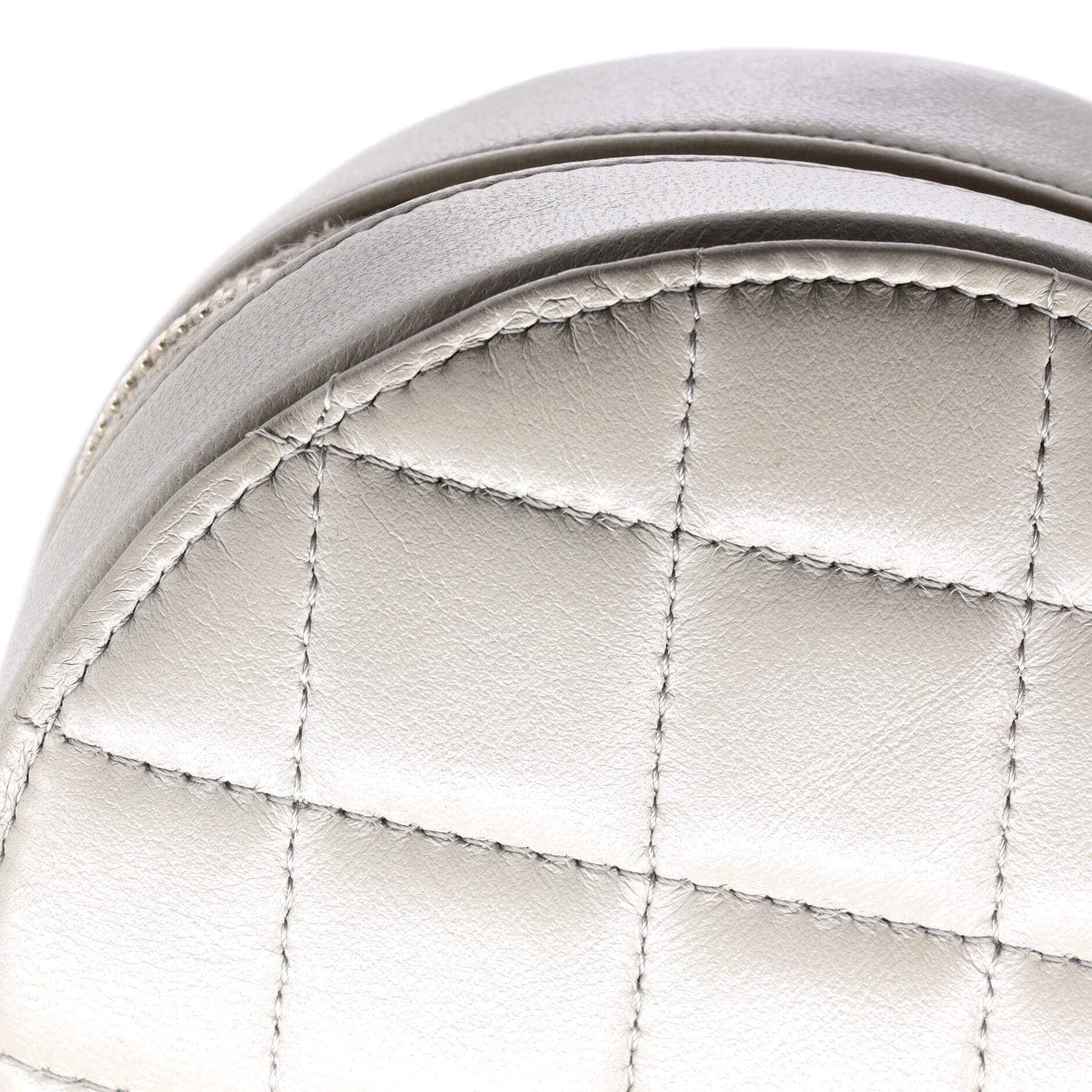 Shoulder Bag Pearl Crush Round Chain Crossbody Grey Lambskin Quilted Leather