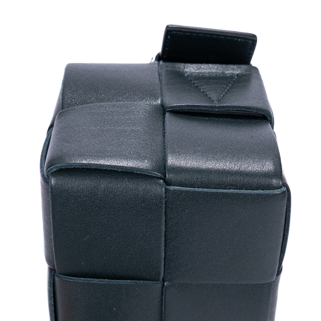 Shoulder Bag Brick Cassette Small Black Intrecciato Leather