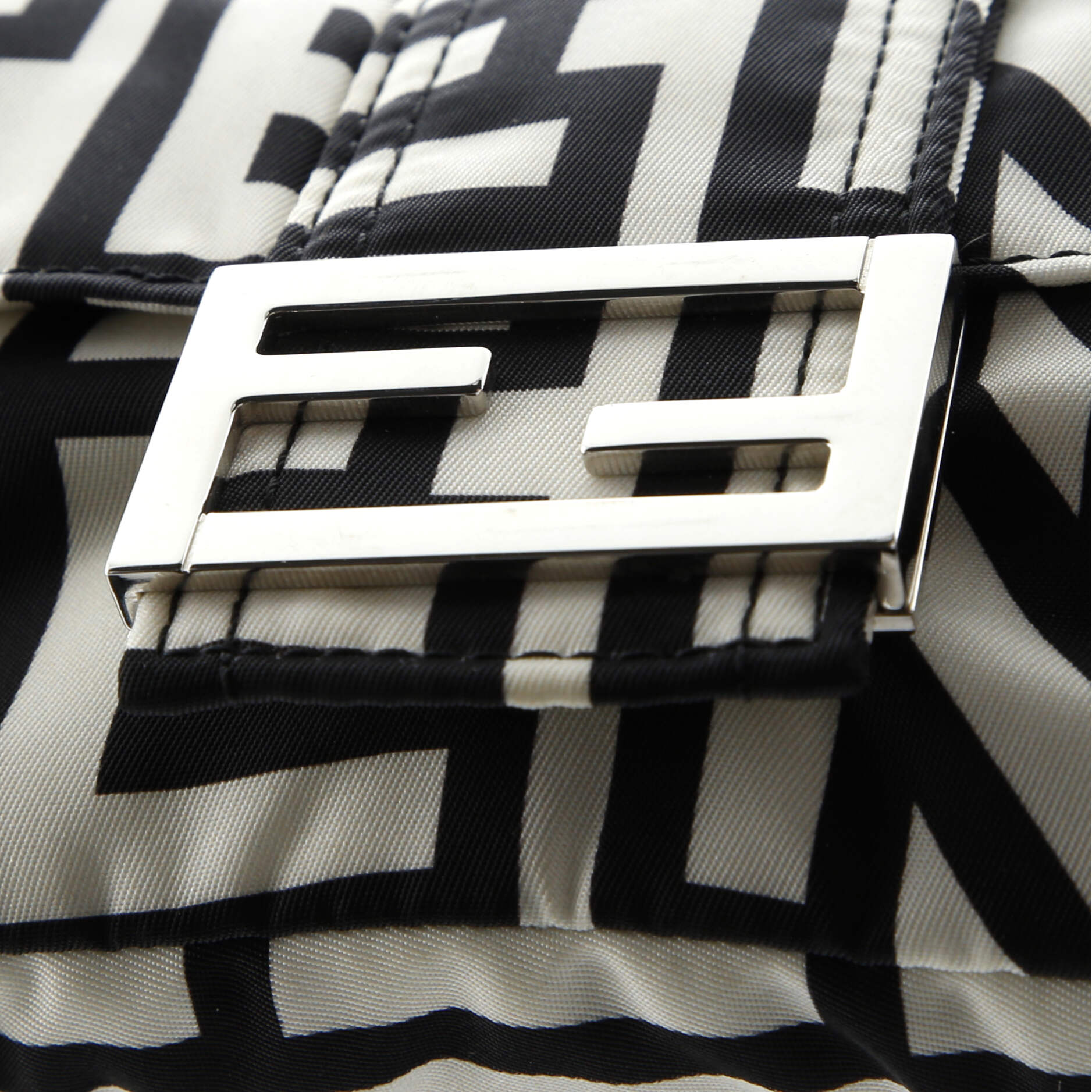 Shoulder Bag Marc Jacobs Baguette NM White Printed Nylon Canvas