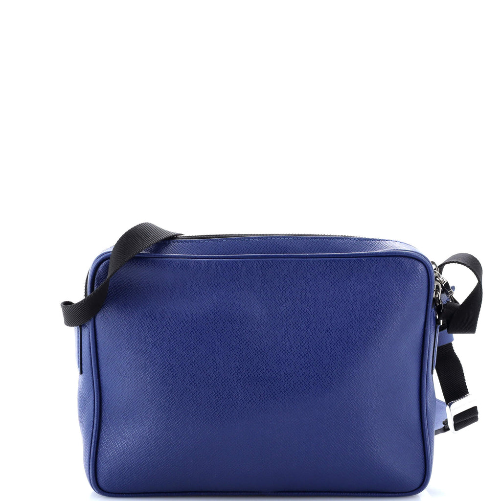 Shoulder Bag Outdoor Messenger PM Blue Taiga Leather