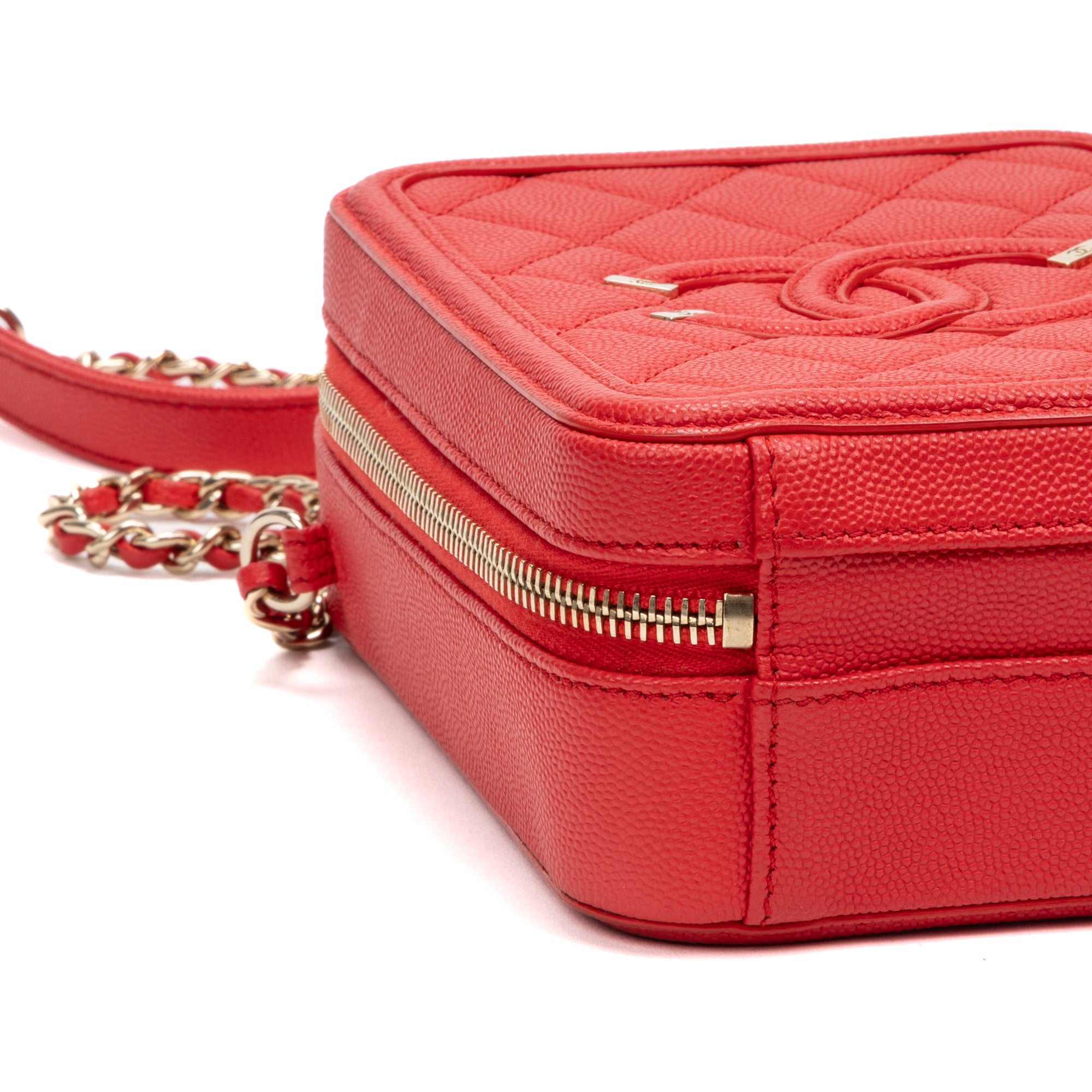 Shoulder Bag Filigree Vertical Vanity Case Mini Red Quilted Caviar Leather