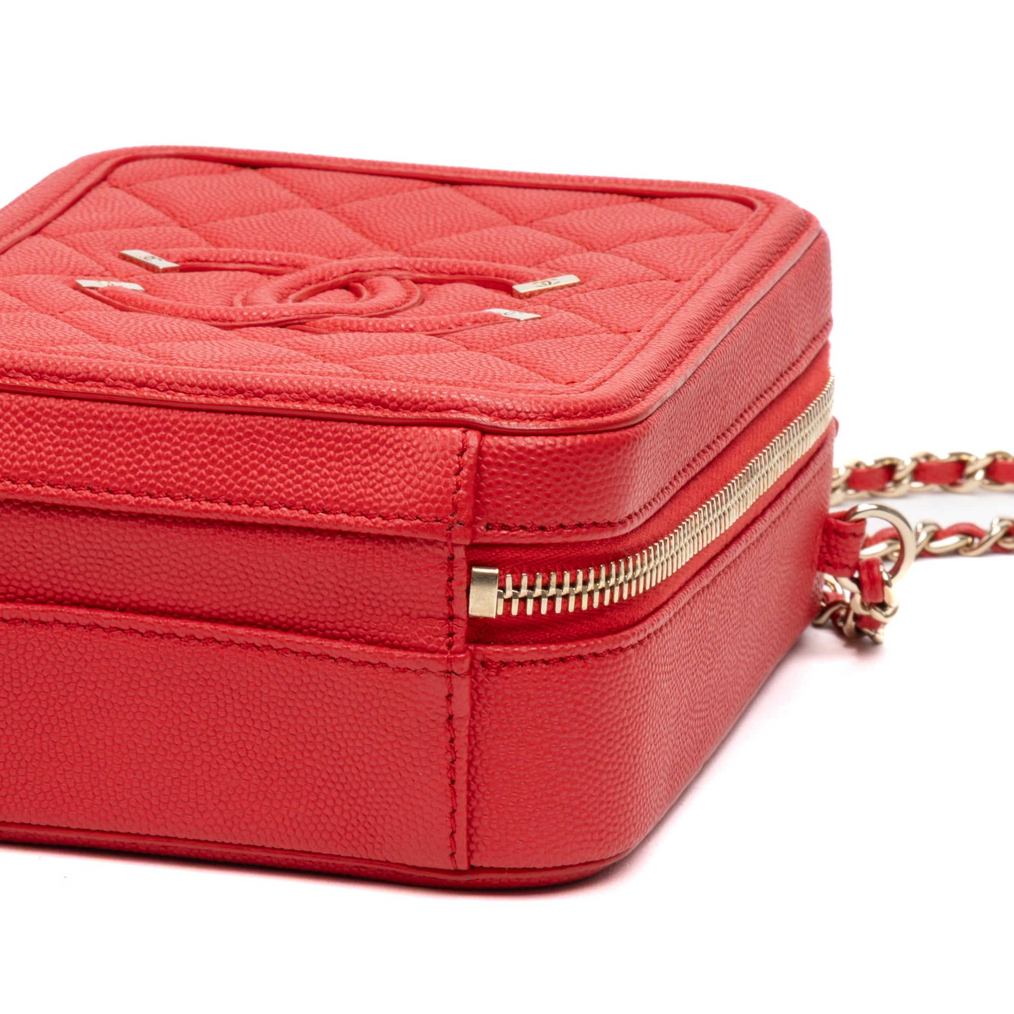 Shoulder Bag Filigree Vertical Vanity Case Mini Red Quilted Caviar Leather
