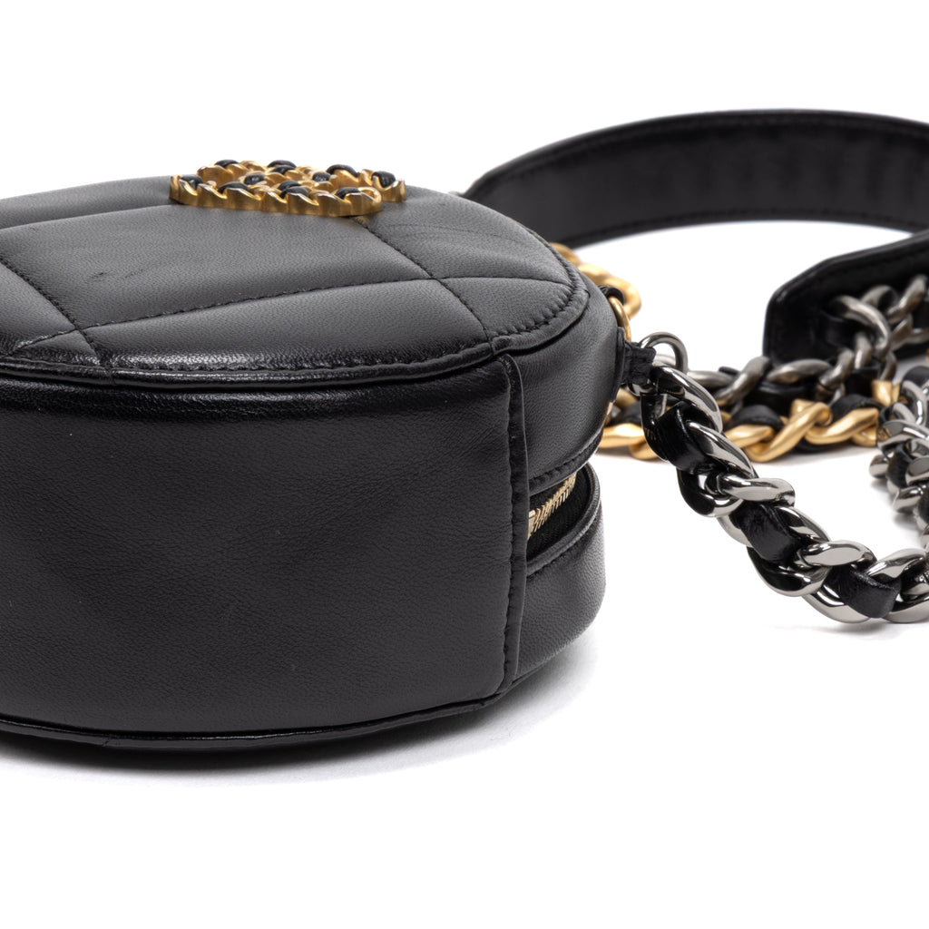 Shoulder Bag 19 Round Chain Clutch Small Black Large Quilted Lambskin