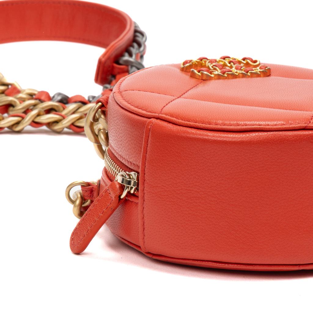 Shoulder Bag 19 Round Clutch Mini Red Quilted Lambskin