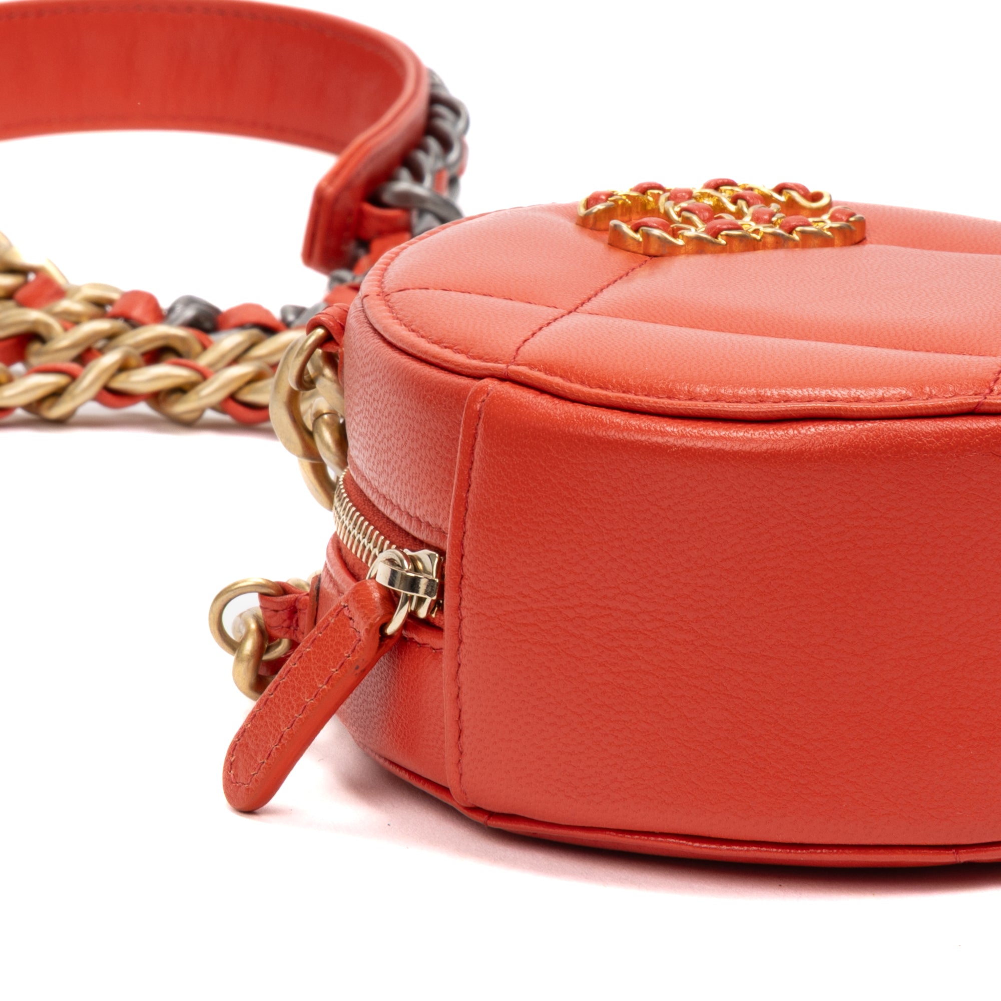 Shoulder Bag 19 Round Clutch Mini Red Quilted Lambskin