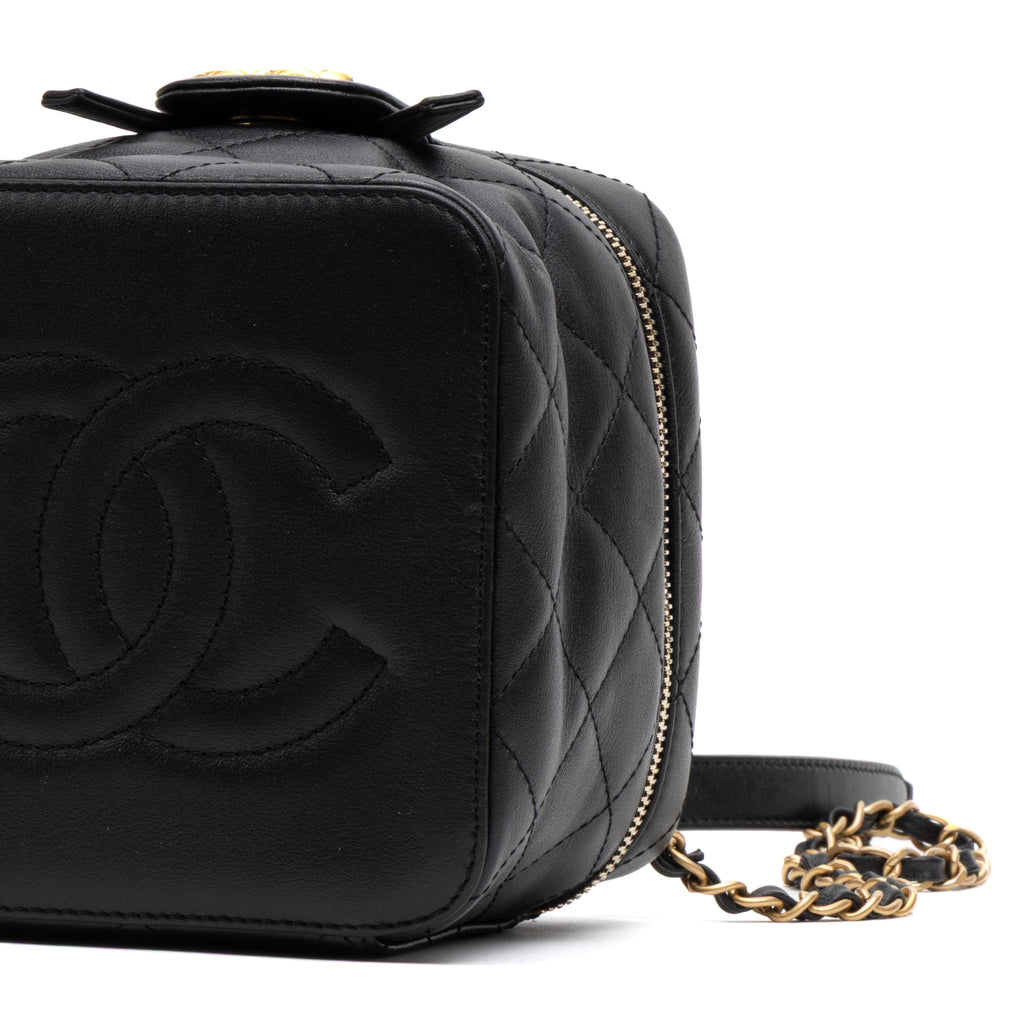 Shoulder Bag Chain Bar Vanity Case Small Black Quilted Lambskin