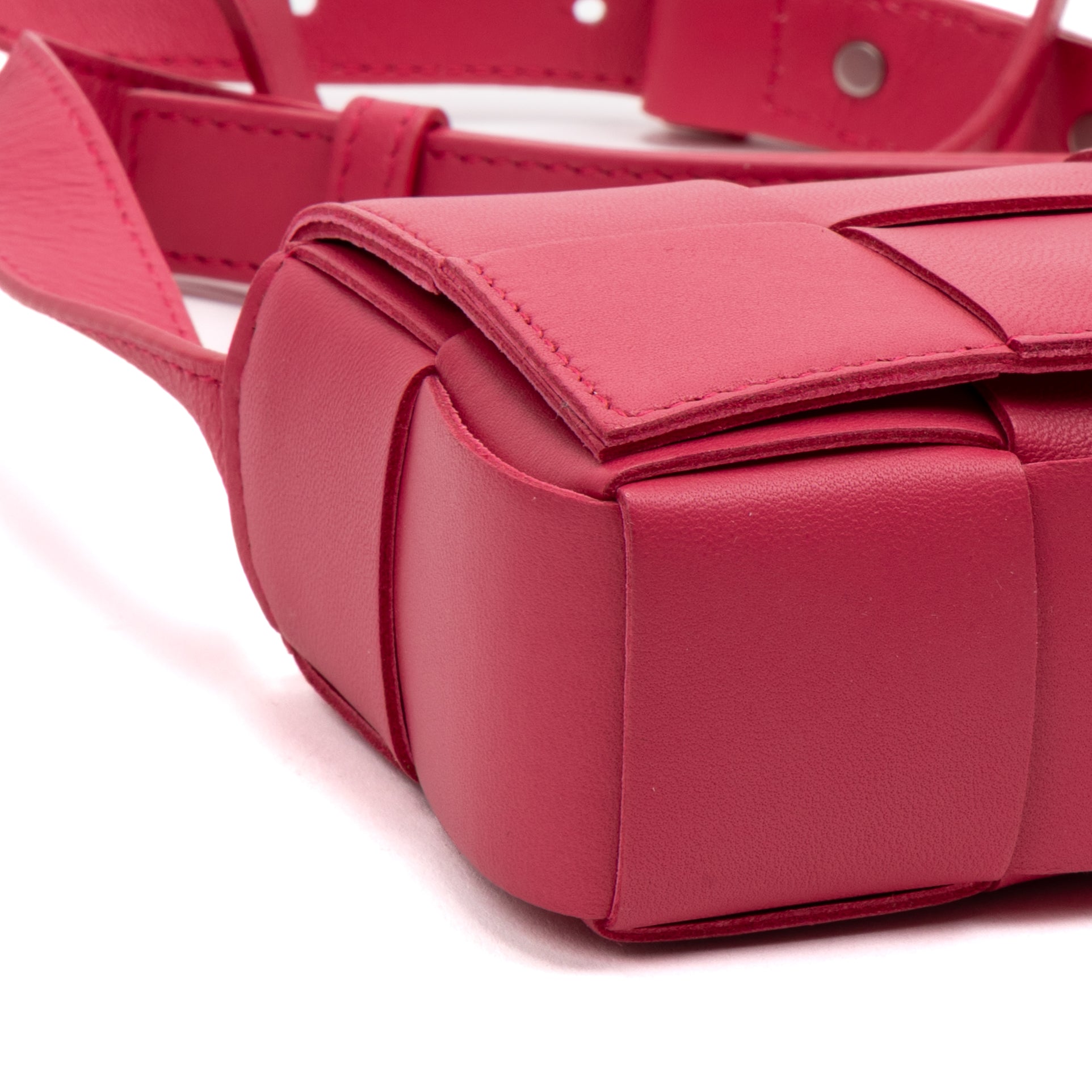 Shoulder Bag Cassette Crossbody Mini Pink Maxi Intrecciato Leather