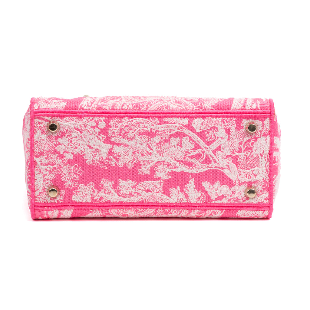 Bolso de hombro Lady Dior Lite mediano de edición limitada en lona bordada rosa