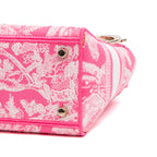 Bolso de hombro Lady Dior Lite mediano de edición limitada en lona bordada rosa