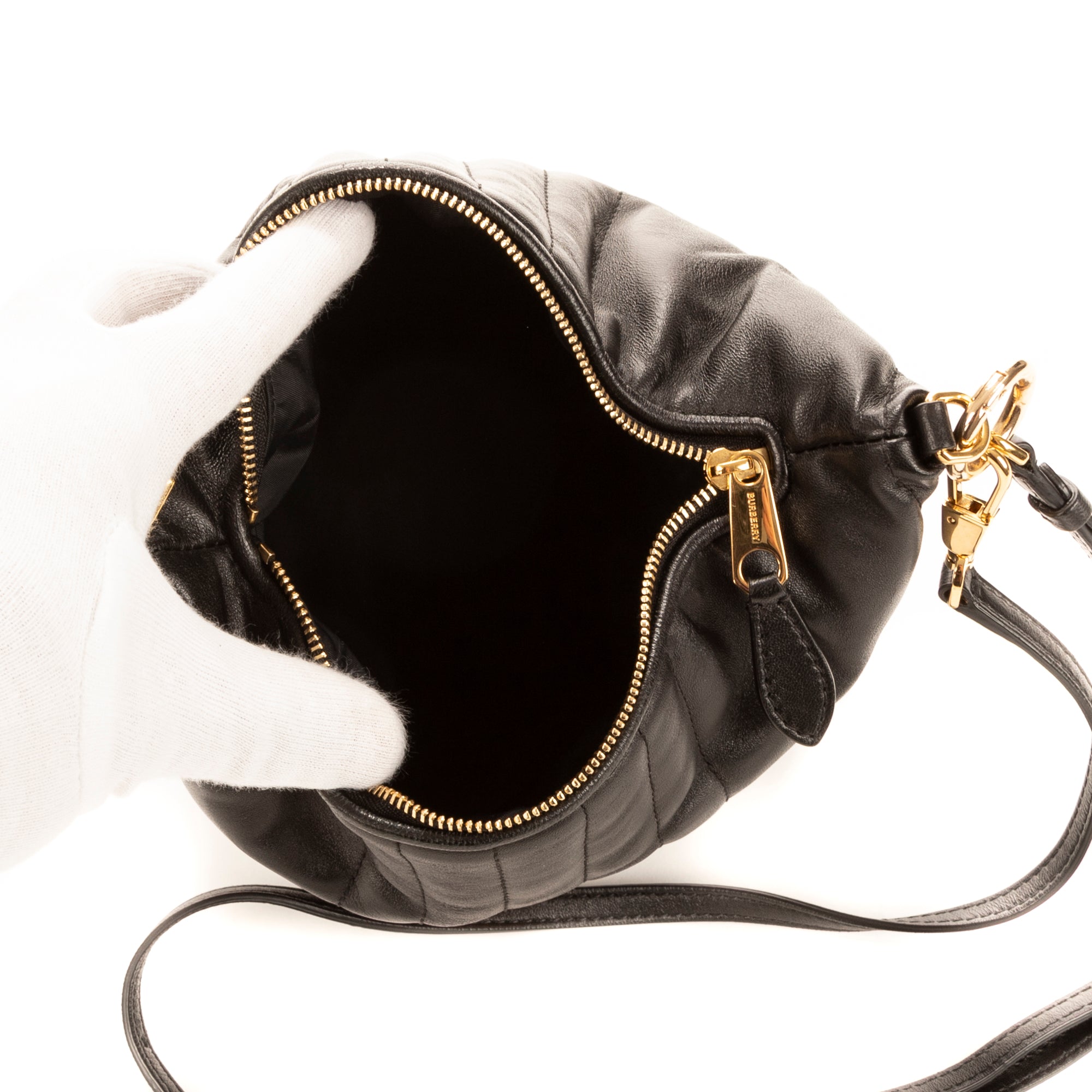 Bolso de Hombro Lola de Piel de Becerro Negra