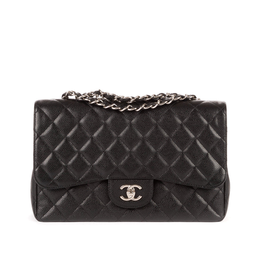 Bolso de hombro clásico Jumbo Double Flap 30 de cuero acolchado de caviar negro