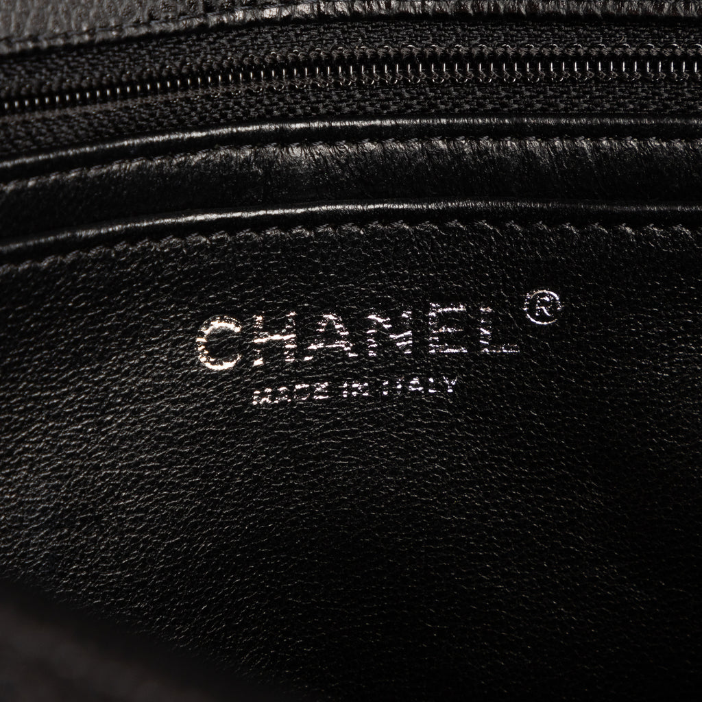Shoulder Bag Classic Jumbo Double Flap 30 Black Caviar Quilted Leather